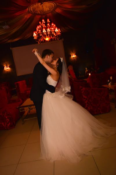 Fotógrafo de bodas Amanzhan Anapin (anapinphoto). Foto del 23 de marzo 2015