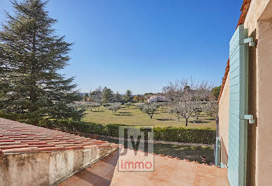 Villa avec piscine et terrasse 4