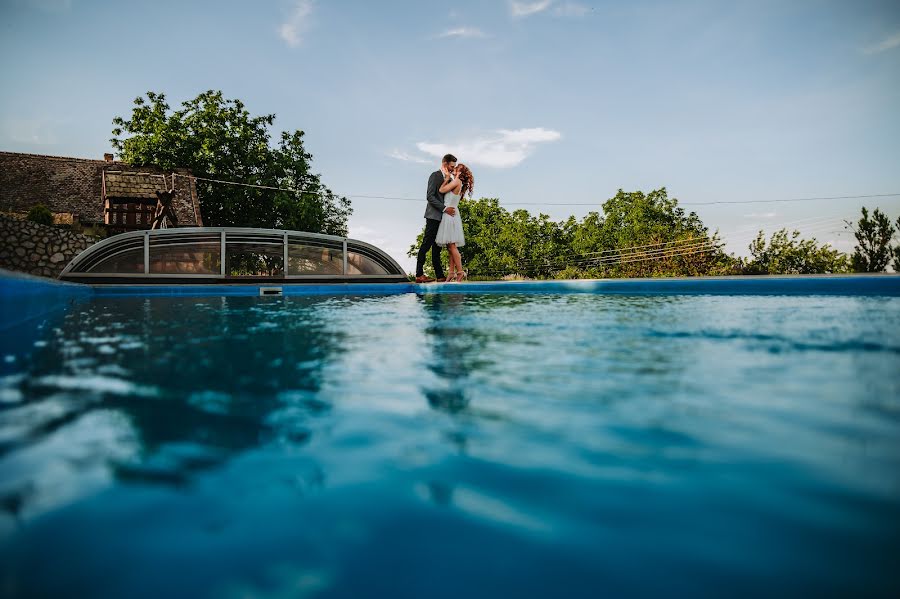 Fotógrafo de casamento Gábor Badics (badics). Foto de 22 de julho 2021