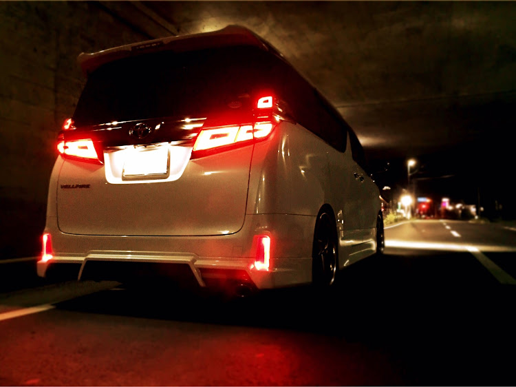 ヴェルファイアの洗車・アドミレイション・AME モデラート・レヴィーアに関するカスタム事例の投稿画像1枚目