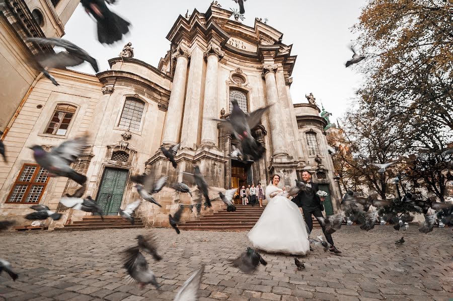 Fotógrafo de casamento Oleg Levchenko (lev4enko). Foto de 17 de outubro 2019