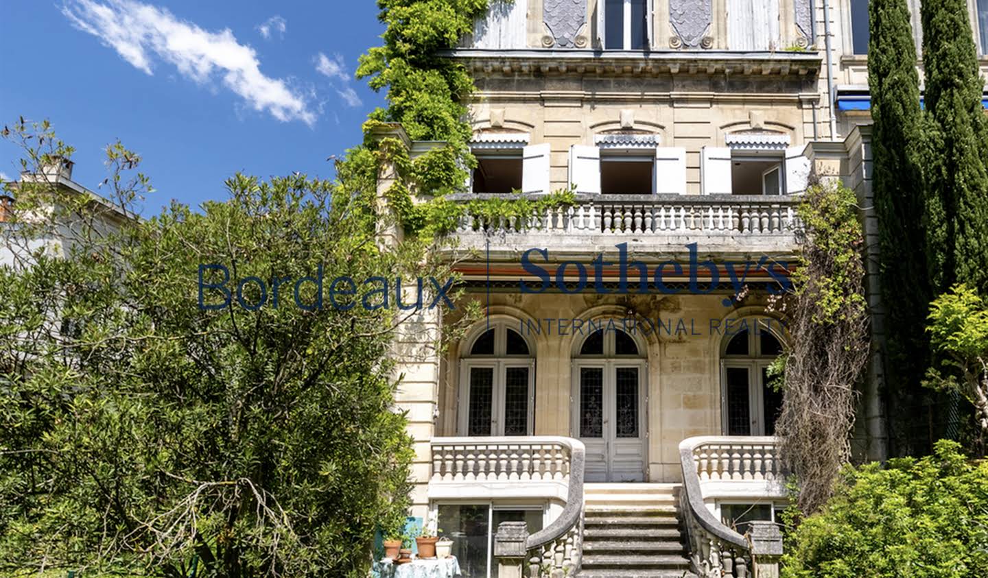 House with garden Bordeaux