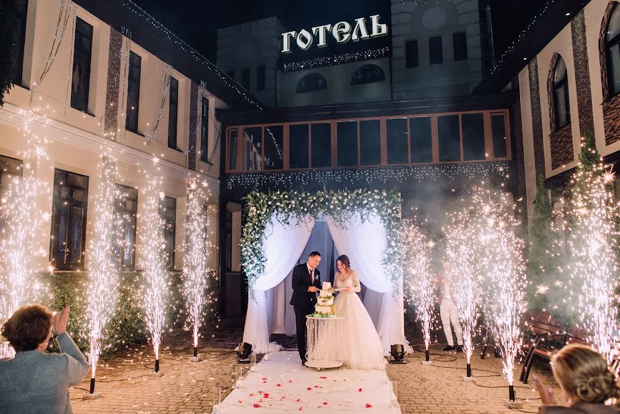 Fotógrafo de casamento Yuliya Yaroshenko (juliayaroshenko). Foto de 27 de março 2018