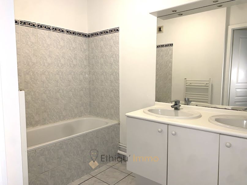 Location  appartement 4 pièces 87 m² à Strasbourg (67000), 917 €