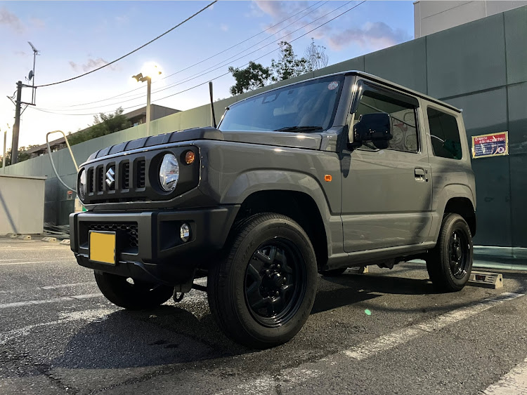 ジムニーのジムニー・JB64・洗車・ジムニー乗りと繋がりたい・ジムニストと繋がりたいに関するカスタム事例の投稿画像1枚目