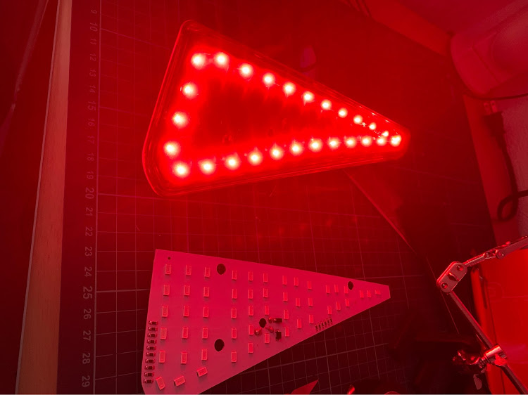 ヴォクシーのDIY・ステアリングエンブレム・シルクブレイズ・LEDリフレクター・洗車に関するカスタム事例の投稿画像11枚目