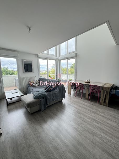 Location meublée appartement 5 pièces 100 m² à Villeneuve-le-Roi (94290), 1 650 €