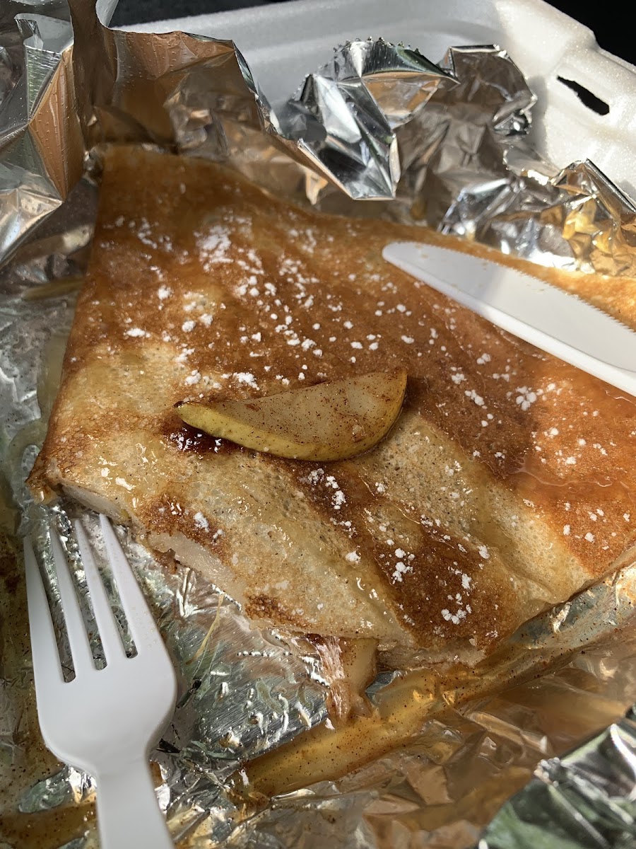 my cinnamon maple pear crepe (to go) 😍