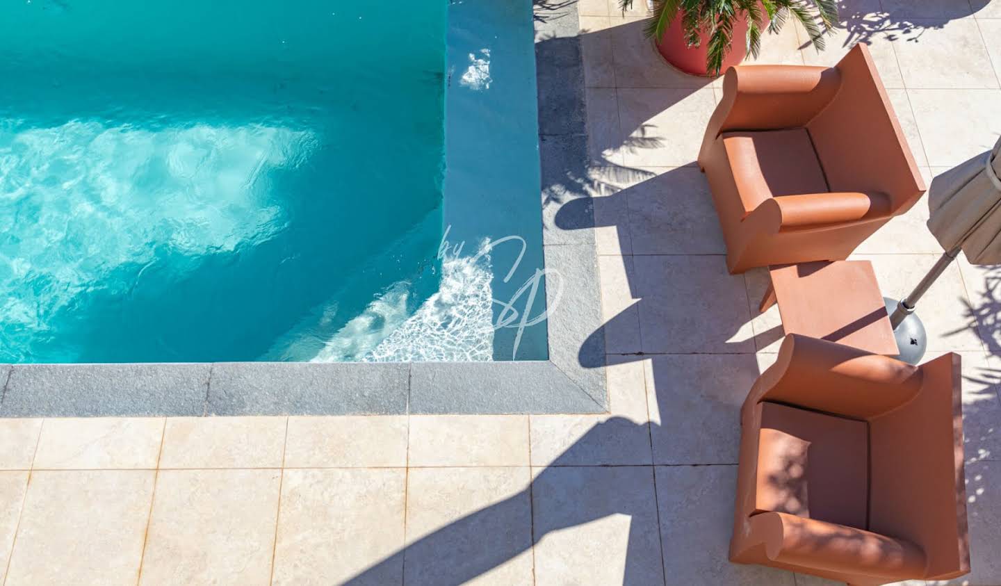 Villa avec piscine en bord de mer La Londe-les-Maures