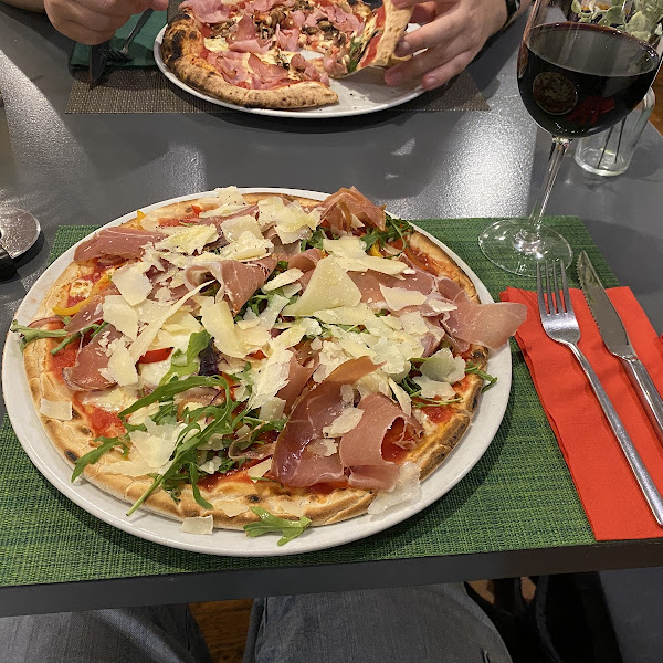 Very tasty and gluten free pizza
