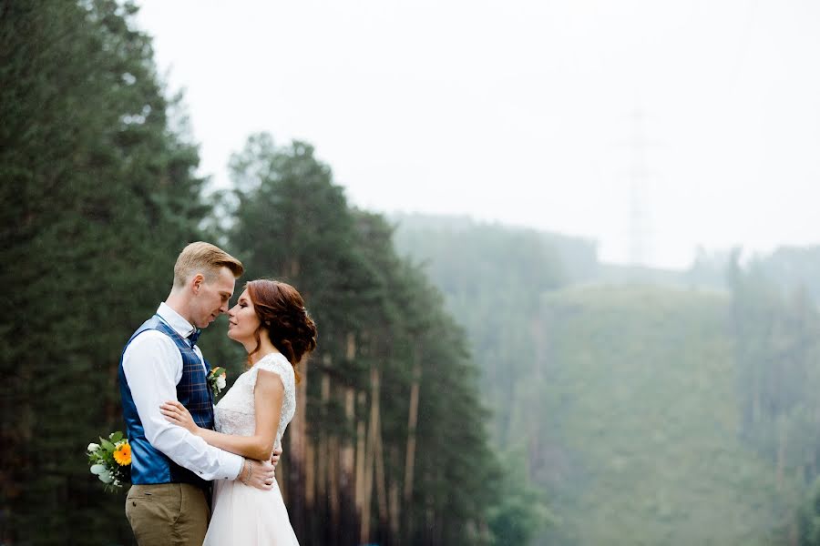 Fotógrafo de bodas Olesya Brezhneva (brezhnevaolesya). Foto del 10 de septiembre 2016