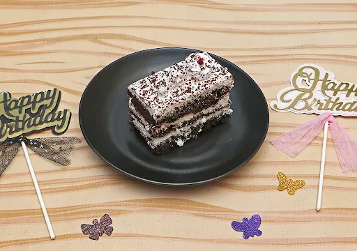 Black Forest Delight Pastry [1 Piece]