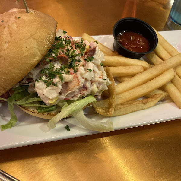 Lobster roll (GF bun) plus fries