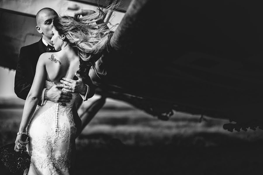 Wedding photographer Tudor Bolnavu (tudorbolnavu). Photo of 11 May 2017