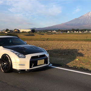 NISSAN GT-R R35