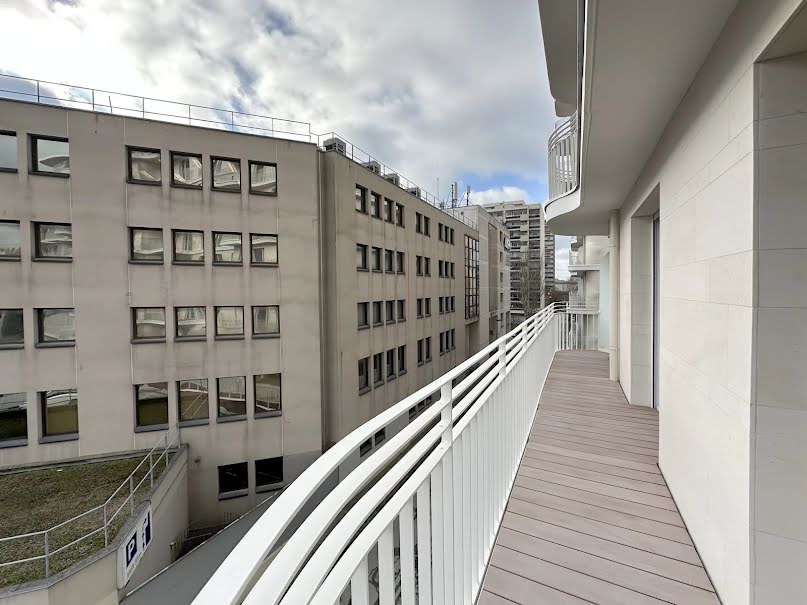 Location  appartement 4 pièces 94 m² à Clichy (92110), 2 228 €