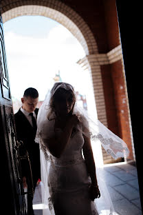 Jurufoto perkahwinan Elena Marinina (fotolenchik). Foto pada 7 Ogos 2017