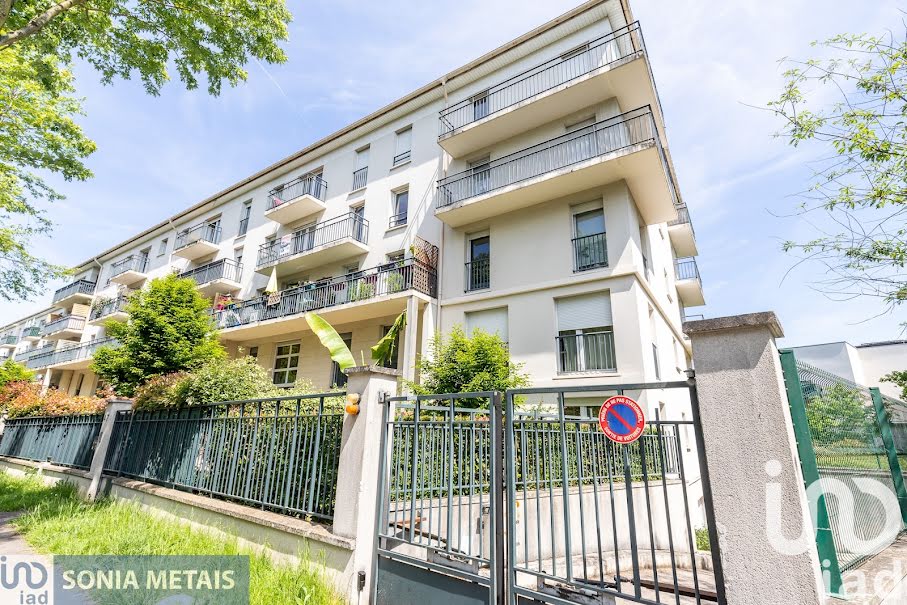 Vente appartement 4 pièces 68 m² à Sainte-genevieve-des-bois (91700), 215 000 €