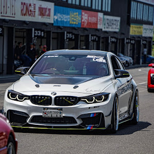 M4 クーペ F82