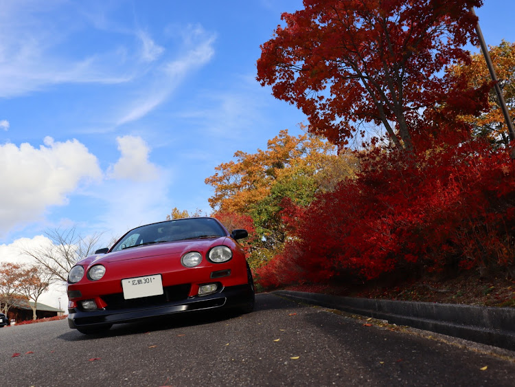 セリカのドライブスポット・深入山・赤きクルマ   良きかな・人&車(デブリ)をフレームから外すテク・あの赤い車が邪魔！と思われてる可能性大(笑)に関するカスタム事例の投稿画像1枚目