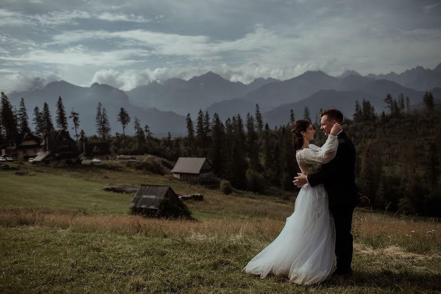 Fotograf ślubny Grey Mount (greymountphoto). Zdjęcie z 21 września 2020