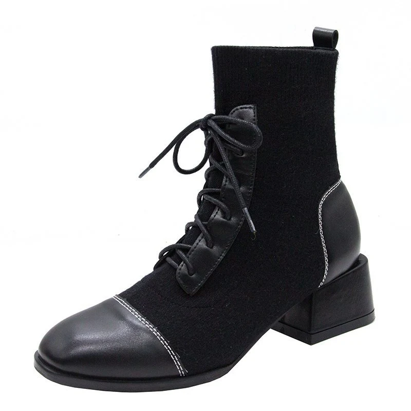 Spitze Schnür-Martin-Stiefel im europäischen und amerikanischen Stil für Damen. Modischer Look, bequemer Sitz, ideal für den Alltag.