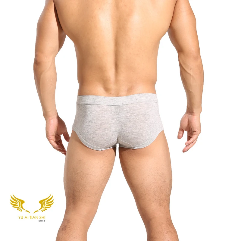 Sous-vêtements homme en modal grande taille, respirants et de couleur unie. Confort et fraîcheur exceptionnels. Boxers souples et extensibles.