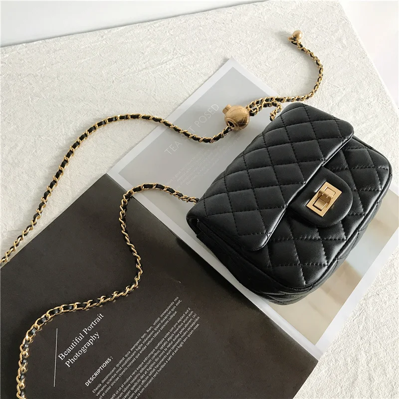 Sac à main Golden Ball petit format carré, cuir de mouton neuf. Sac élégant et compact pour femme, parfait pour le quotidien et les sorties
