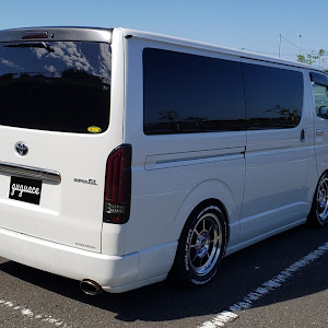 ハイエースバン TRH200V