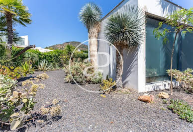 Maison avec piscine et terrasse 13