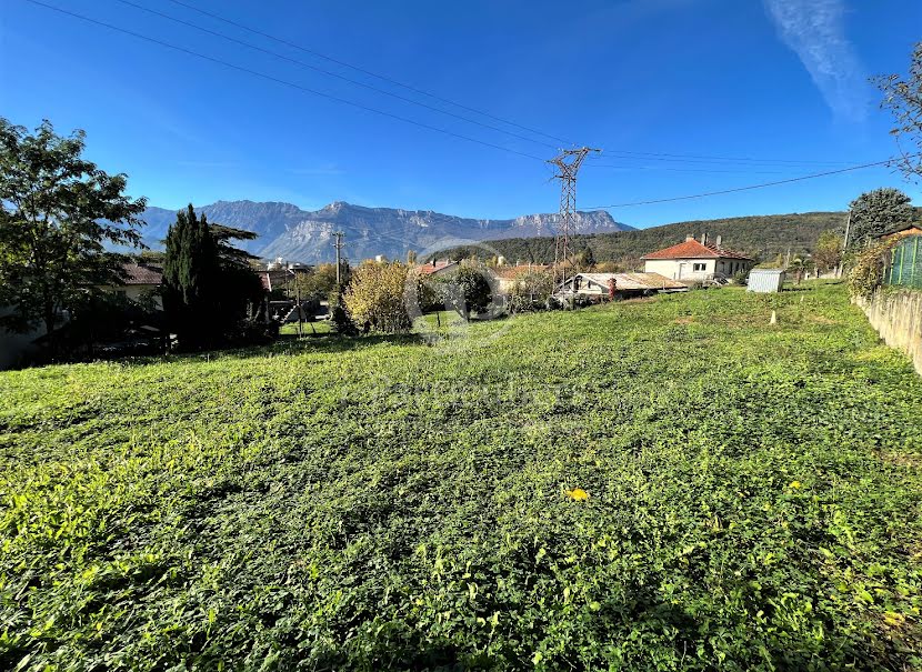 Vente terrain  2674 m² à Jarrie (38560), 200 000 €