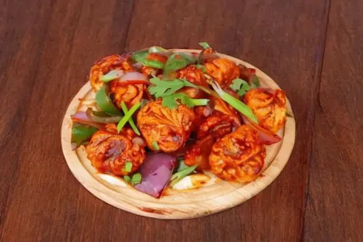 Chilli Garlic Paneer Momos