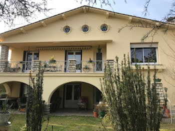 villa à Pineuilh (33)