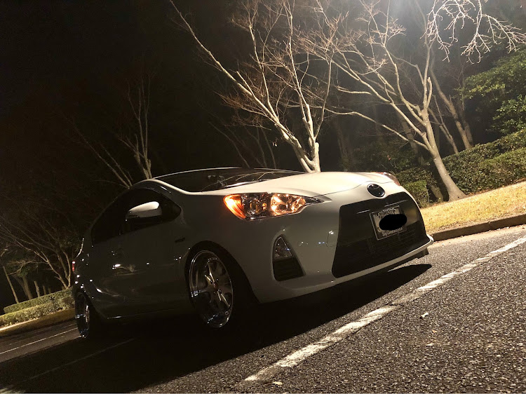 アクアのpriusc・地べた撮りに関するカスタム事例の投稿画像6枚目