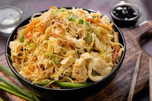 Veg Hakka Noodles