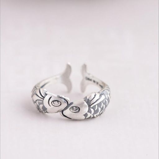 Title 4, Sterling Silver Ring Vintage Pisces Ring – A ti...