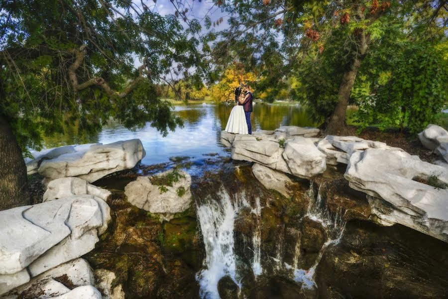 Wedding photographer Traian Mitrache (mediatotalart). Photo of 7 April 2018