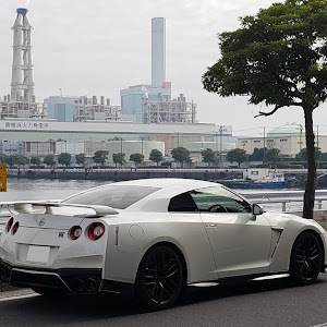 NISSAN GT-R