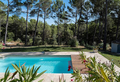 Villa avec piscine et jardin 2