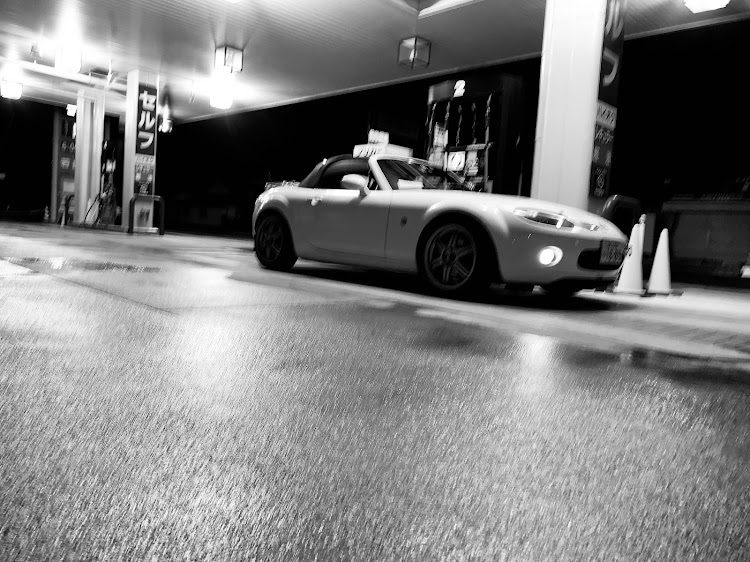 ロードスターのドライブ・ガソリンスタンド・右斜め前写真展に関するカスタム事例の投稿画像5枚目