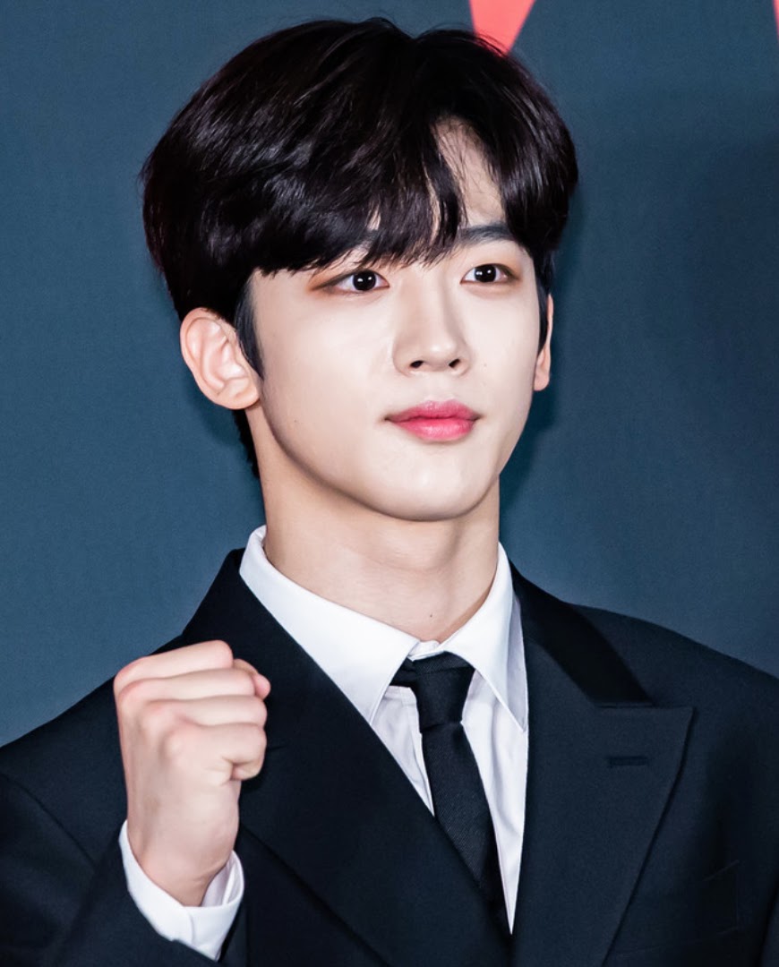 X1's Kim Yohan Transported to Hospital Following Ankle Injury During 