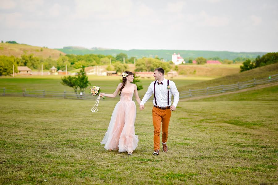 Fotógrafo de casamento Ekaterina Manaenkova (lapick87). Foto de 6 de outubro 2017