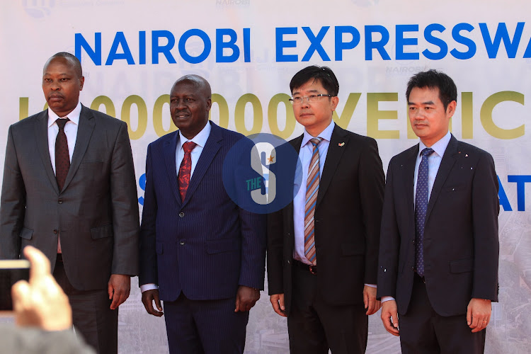 KENHA Director General Eng.Kungu Ndung’u,Transport PS Mungai Mbugua,Moja Expressway Company chief executive Steve Zhao and CRBC Deputy general manager Liu Chenghui at the Nairobi Expressway Westland Terminal during the marking of 10,000,000 expressway users since its launch.