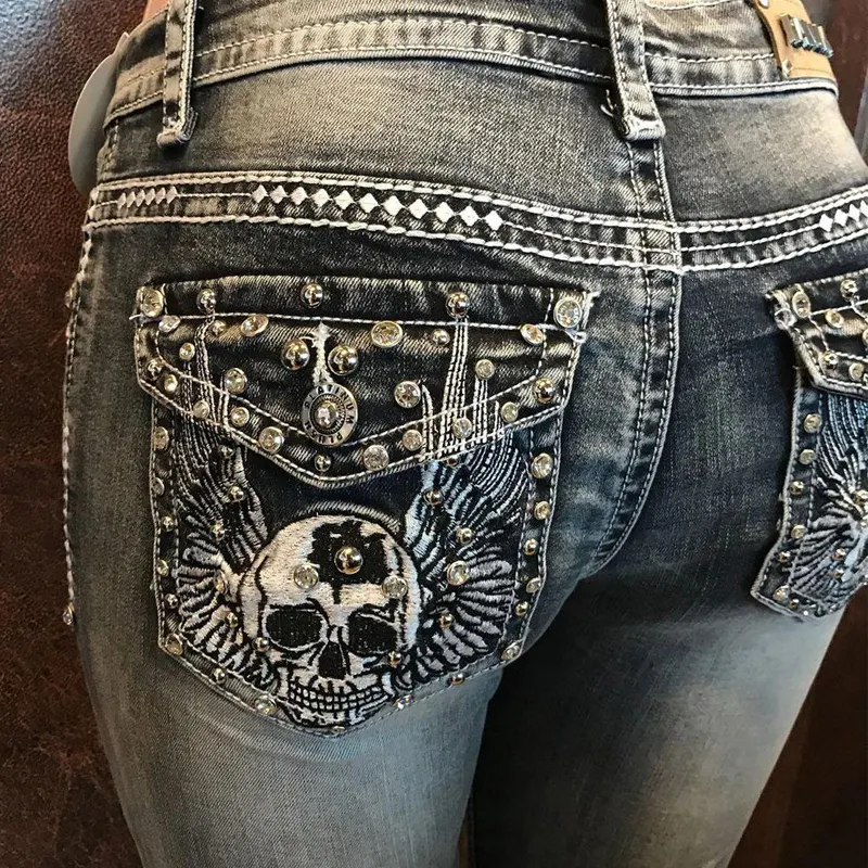Kadınlar için Retro Nakışlı Kafatası Boncuklu Kot Pantolon, Elastik Yüksek Bel, İnce Flare Paça, hem şık hem de rahat kullanım sunar.