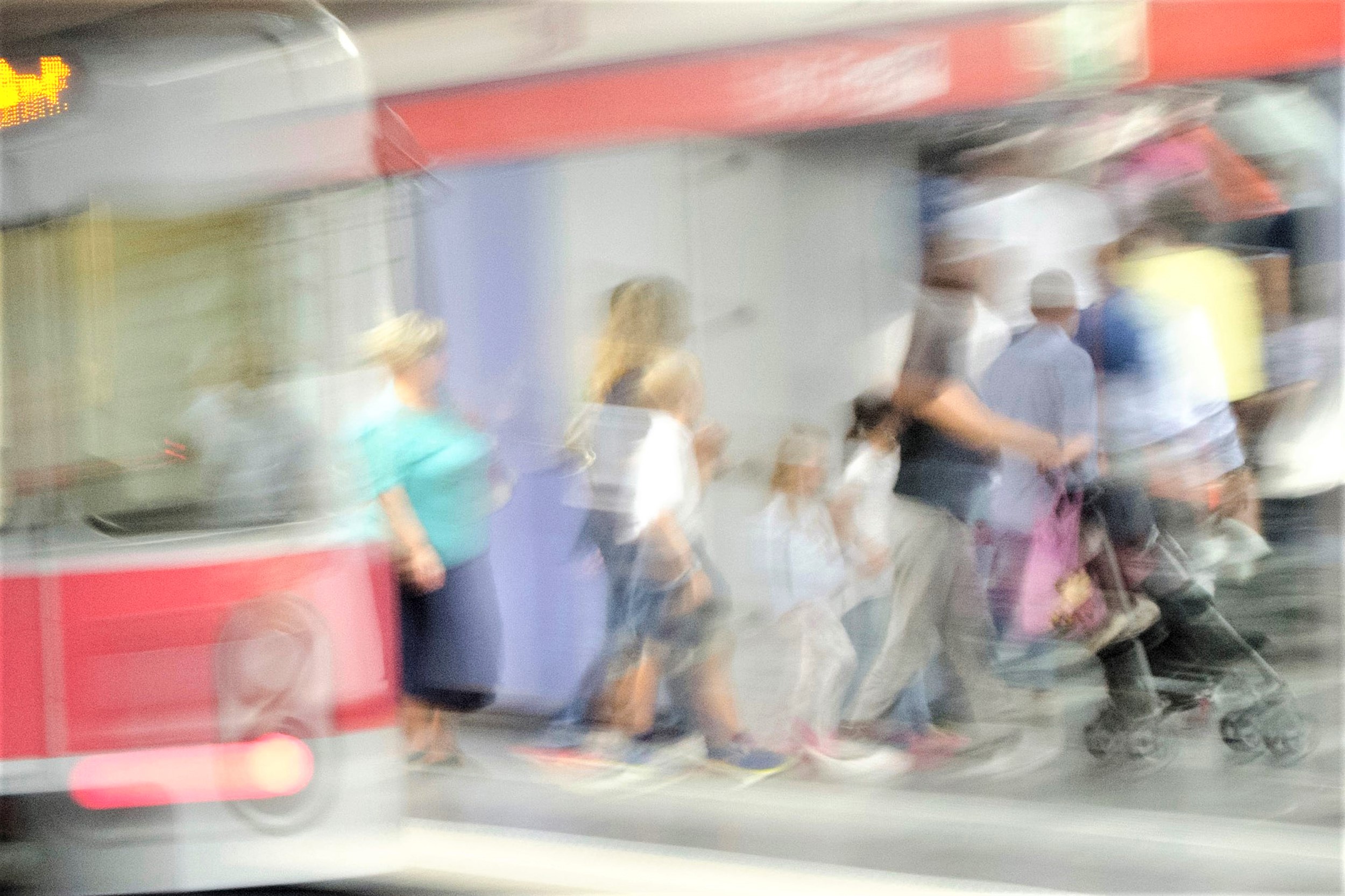 fermata della metro di Elisabetta Castellano