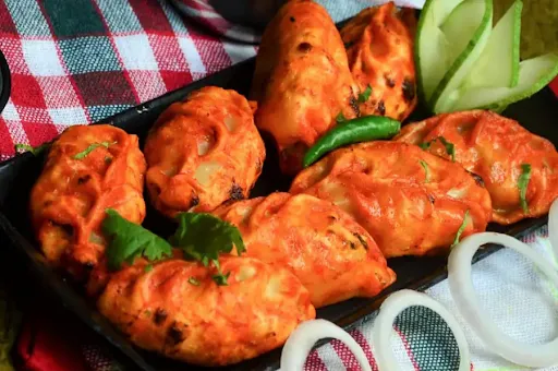 Chicken Tandoori Momos (8 Pcs)