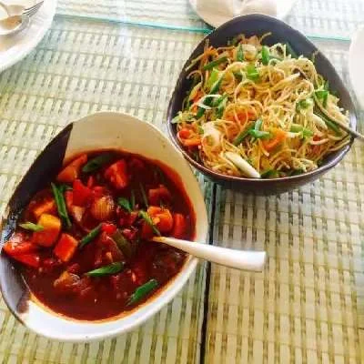 Chilli Paneer + Fried Rice / Hakka Noodles