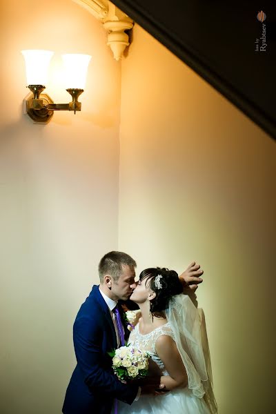 Wedding photographer Sergey Ryabcev (sergo-13). Photo of 28 June 2014