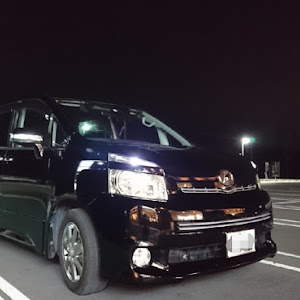 ヴォクシー ZRR70W