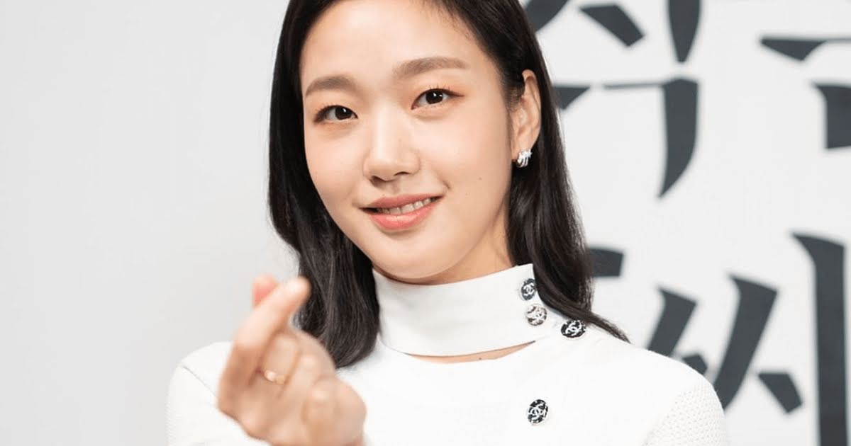 Kim_Go_Eun_Instagram_Beauty_Looks_FBshare_(1)